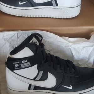 Nike Air Force 1 LV8 GS